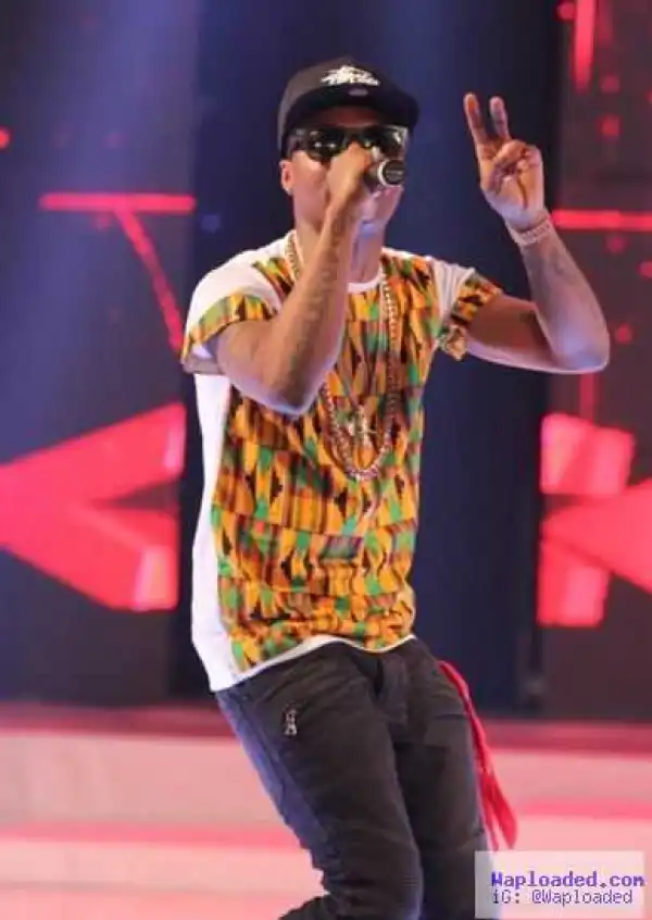 Angry Wizkid allegedly smashed a microphone to pieces at the Ghana Music Awards soundcheck